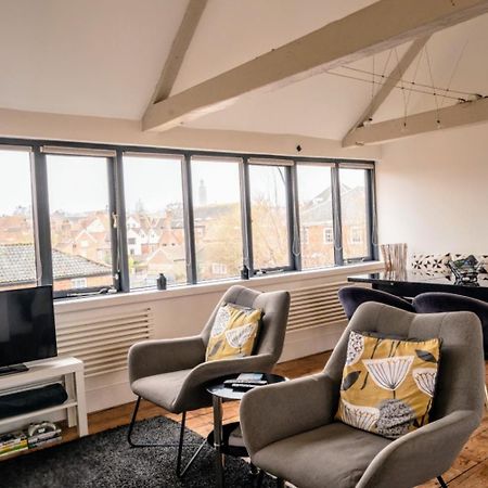 Contractor And Family Friendly Grade II Townhouse- 3 Bedrooms- Free Parking NWI Esterno foto